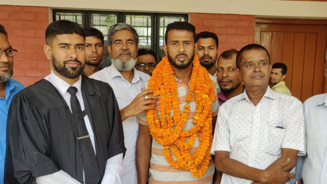 মামলায় জিতে অবশেষে ইউপি সদস্য পদ ফিরে পেলেন বিএনপি নেতা